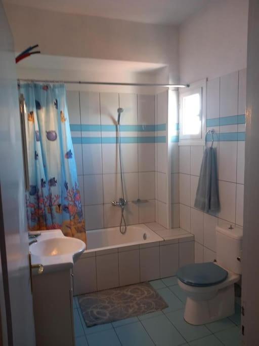 Stoupa Beachside Retro Apartment Екстер'єр фото