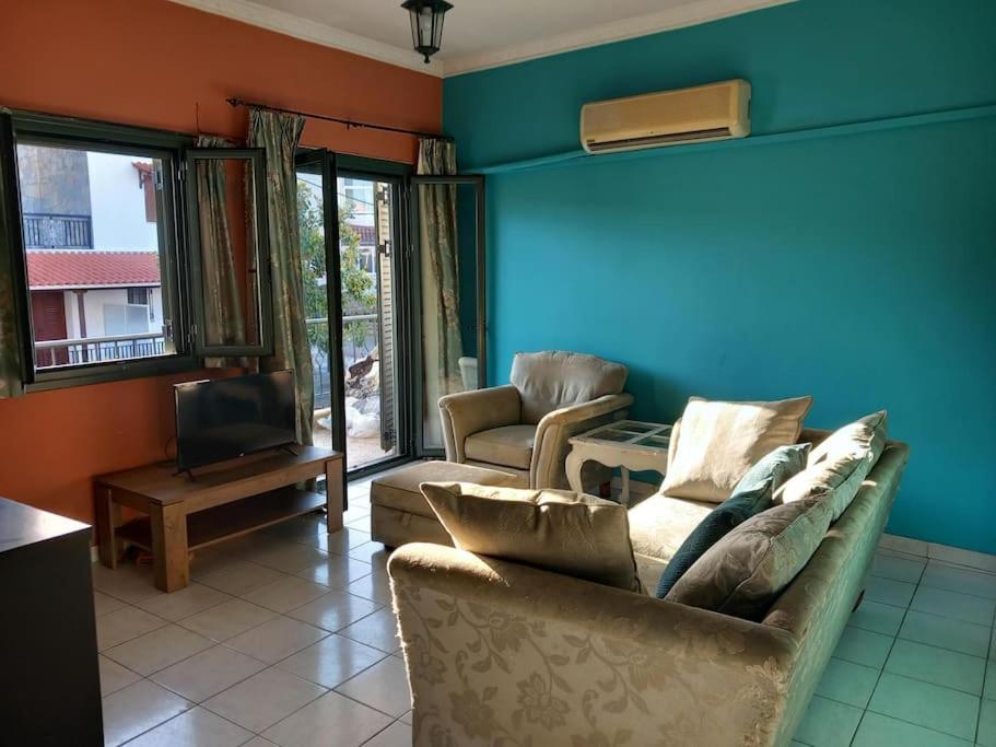 Stoupa Beachside Retro Apartment Екстер'єр фото