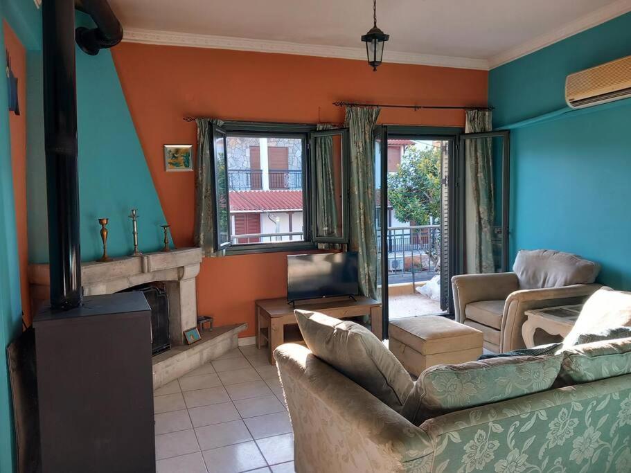 Stoupa Beachside Retro Apartment Екстер'єр фото